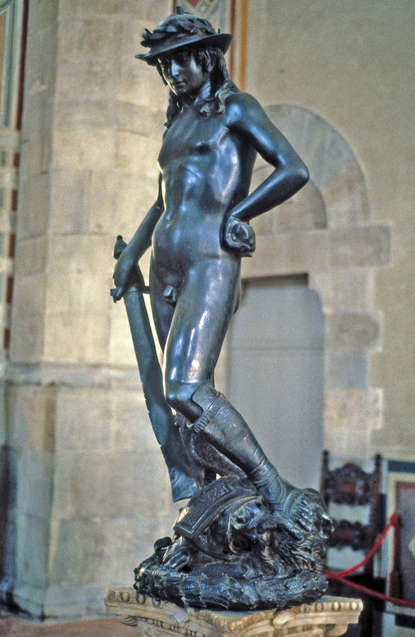 Figure 11-3: The highly polished bronze of Donatello’s David helps to give the statue its sensual appeal.